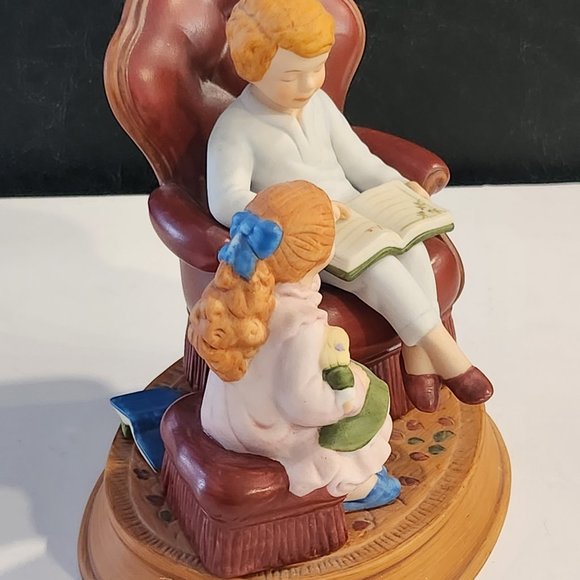 1983 Avon Enjoying The Night Before Christmas Figurine - Picture 2 of 8